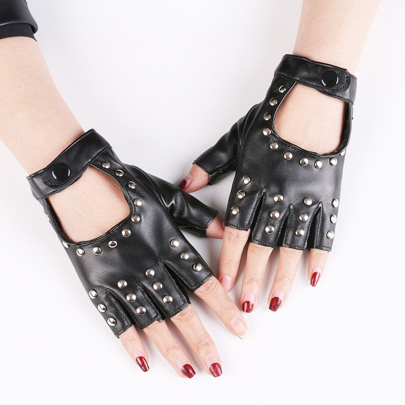 Пара коротких перчаток из иску – обзор и цена Leather Driving Glove